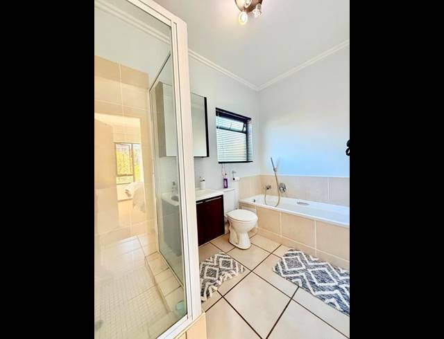 1 BEDROOM APARTMENT FOR SALE IN BRYANSTON